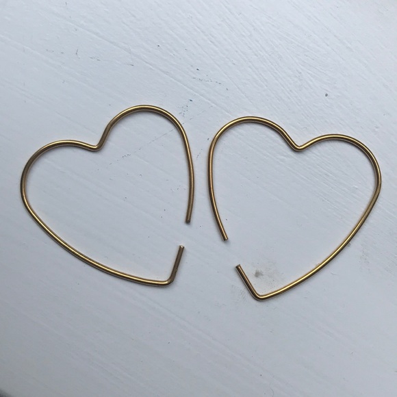 Hot topic heart earrings